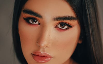 Algunos tips para maquillar una piel grasa sin brillos